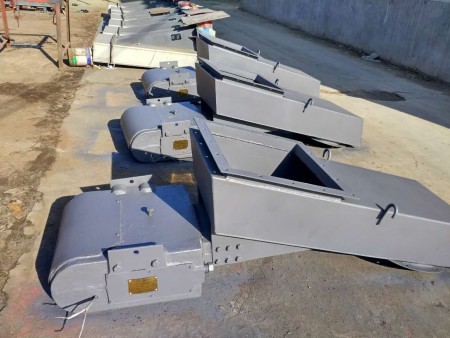 密封式電磁振動(dòng)給料機(jī)